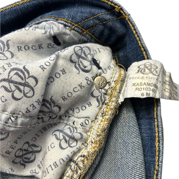 SOLD Rock & Republic Woman’s Blue Distressed Stretch Kasandra Bootcut Jeans - Picture 11 of 14